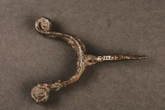 Gun forks were placed inside the top of a wooden pole and attached with a ring or iron. The heavy musket was then rested and balanced on the gun fork, enabling better accuracy for the shooter.